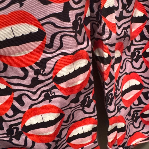 Fun lip pattern overalls new never worn no flaws at all size S - Picture 6 of 11